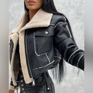♥️ Hello Gorgeous! Sherpa Trim Cropped Jacket- Black